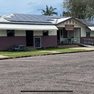  Hotel Carmila Hotel Australia